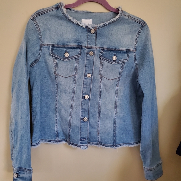 Kensie Jackets & Blazers - Kensie size large jean jacket with fringe